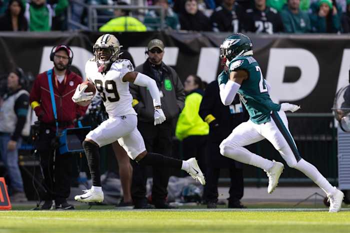 New Orleans Saints wide receiver Rashid Shaheed (89) makes a catch over Philadelphia Eagles cornerback James Bradberry (24). Mandatory Credit: Bill Streicher-USA TODAY Sports
